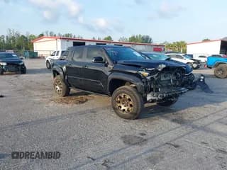 ✅ 2024 Toyota Tacoma TRD Sport Hybrid • VIN: 3TYLF5LN7RT000933 • Lot: 41863229. Wystawiony na IAAI z przebiegiem 8 149 mil. Bezpłatny archiwum sprzedaży aukcyjnych z USA i szczegółowy raport historii pojazdu na DreamBid. Zdjęcie 1.