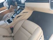 ✅ 2019 Porsche Cayenne • VIN: WP1AA2AY1KDA14999 • Лот: 42406050. Опубликован ранее на IAAI с пробегом 43 612 миль. Бесплатный доступ к архиву аукционных продаж из США и подробный отчёт об истории автомобиля на DreamBid. Изображение 5.