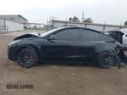 ✅ 2023 Tesla Model Y Performance • VIN: 7SAYGDEF6PF663915 • Lot: 43428082. Wystawiony na IAAI z przebiegiem 30 812 mil. Bezpłatny archiwum sprzedaży aukcyjnych z USA i szczegółowy raport historii pojazdu na DreamBid. Zdjęcie 14.