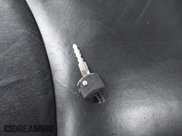 ✅ 2011 Mazda 3 S Grand Touring • VIN: JM1BL1W61B1417898 • Lot: 41910660. Wystawiony na IAAI z przebiegiem 134 973 mil. Bezpłatny archiwum sprzedaży aukcyjnych z USA i szczegółowy raport historii pojazdu na DreamBid. Zdjęcie 11.