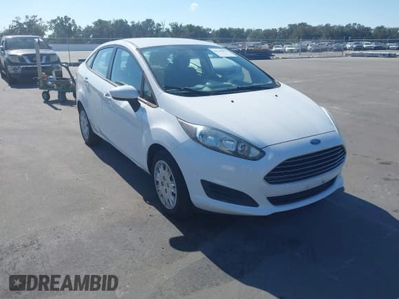 ✅ 2014 Ford Fiesta S • VIN: 3FADP4AJ0EM116997 • Lot: 43769693. Wystawiony na IAAI z przebiegiem 117 270 mil. Bezpłatny archiwum sprzedaży aukcyjnych z USA i szczegółowy raport historii pojazdu na DreamBid. Zdjęcie 1.