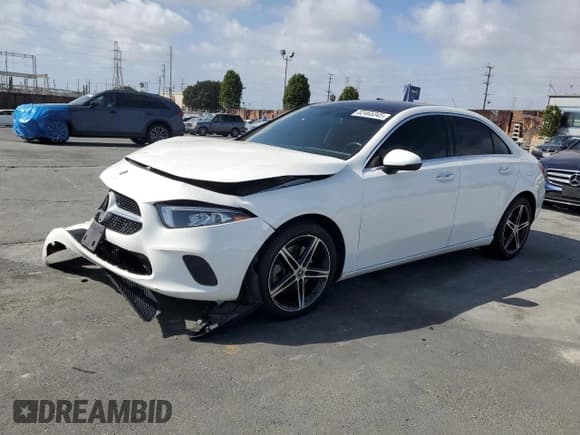✅ 2019 Mercedes-Benz A 220 • VIN: WDD3G4EB0KW031653 • Лот: 82465345. Опубликован ранее на Copart с пробегом 40 200 миль. Бесплатный доступ к архиву аукционных продаж из США и подробный отчёт об истории автомобиля на DreamBid. Изображение 1.