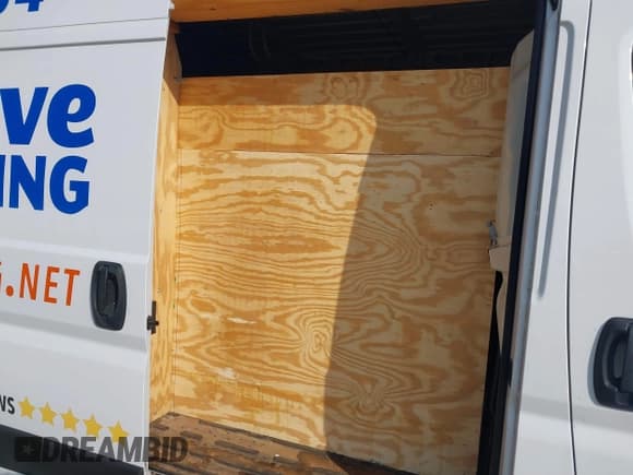 ✅ 2021 Ram ProMaster Cargo • VIN: 3C6LRVBGXME553883 • Lot: 42198901. Wystawiony na IAAI z przebiegiem 66 450 mil. Bezpłatny archiwum sprzedaży aukcyjnych z USA i szczegółowy raport historii pojazdu na DreamBid. Zdjęcie 8.