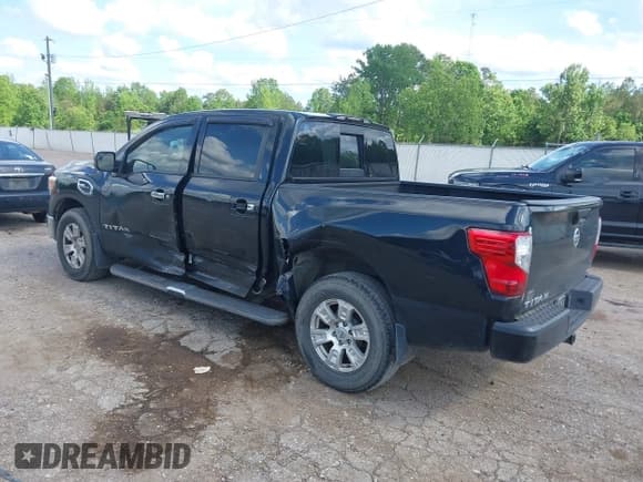 ✅ 2017 Nissan Titan SV • VIN: 1N6AA1E68HN514064 • Лот: 42128619. Опубликован ранее на IAAI с пробегом 140 529 миль. Бесплатный доступ к архиву аукционных продаж из США и подробный отчёт об истории автомобиля на DreamBid. Изображение 3.