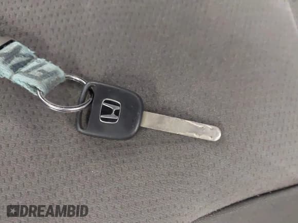 ✅ 2006 Honda Civic DX • VIN: 2HGFG12266H534491 • Lot: 42570102. Wystawiony na IAAI z przebiegiem 290 001 mil. Bezpłatny archiwum sprzedaży aukcyjnych z USA i szczegółowy raport historii pojazdu na DreamBid. Zdjęcie 11.