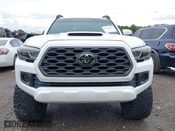 ✅ 2017 Toyota Tacoma SR5 • VIN: 3TMCZ5AN6HM073196 • Лот: 42961423. Опубликован ранее на IAAI с пробегом 94 421 миль. Бесплатный доступ к архиву аукционных продаж из США и подробный отчёт об истории автомобиля на DreamBid. Изображение 12.