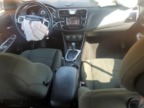 ✅ 2011 Chrysler 200 Touring • VIN: 1C3BC2EG2BN623745 • Lot: 53046595. Listed on Copart with 62,239 mi. Free auction sales archive from the USA and detailed vehicle history report at DreamBid. Image 8.