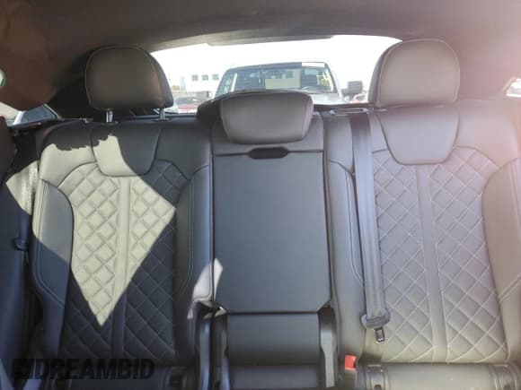 ✅ 2023 Audi SQ5 Sportback Premium Plus • VIN: WA124AFY5P2118392 • Лот: 47560404. Опубликован ранее на Copart с пробегом 2 768 миль. Бесплатный доступ к архиву аукционных продаж из США и подробный отчёт об истории автомобиля на DreamBid. Изображение 10.