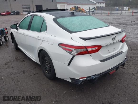 ✅ 2019 Toyota Camry XSE • VIN: 4T1B61HK1KU823093 • Lot: 43277286. Listed on IAAI with 117,472 mi. Free auction sales archive from the USA and detailed vehicle history report at DreamBid. Image 3.