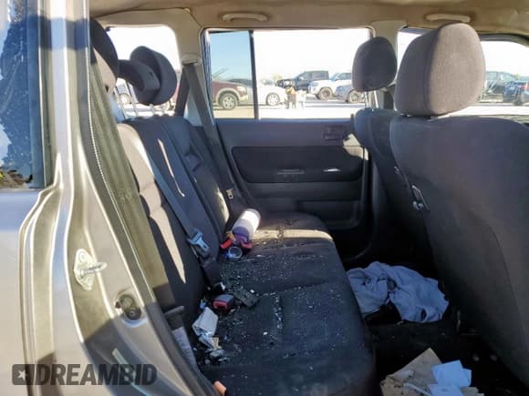 ✅ 2004 Scion xB • VIN: JTLKT324340143374 • Lot: 90693685. Wystawiony na Copart z przebiegiem Nie podano. Bezpłatny archiwum sprzedaży aukcyjnych z USA i szczegółowy raport historii pojazdu na DreamBid. Zdjęcie 10.