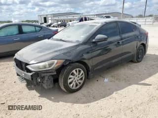 2017 Hyundai Elantra SE z VIN KMHD74LF0HU311447, wystawiony jako Copart lot #85121675 z przebiegiem Nie podano mil oraz Szkoda całkowita • Salvage title. Historia ofert i sprzedaży dostępna na DreamBid. Obrazek 1.