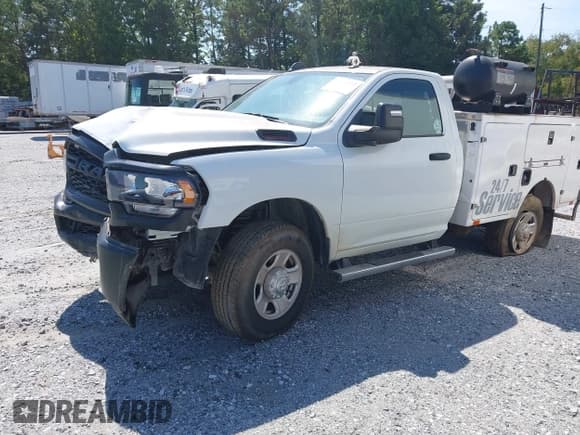 ✅ 2024 Ram 2500 • VIN: 3C7WR5AJ8RG276202 • Lot: 43171832. Wystawiony na IAAI z przebiegiem 14 915 mil. Bezpłatny archiwum sprzedaży aukcyjnych z USA i szczegółowy raport historii pojazdu na DreamBid. Zdjęcie 2.