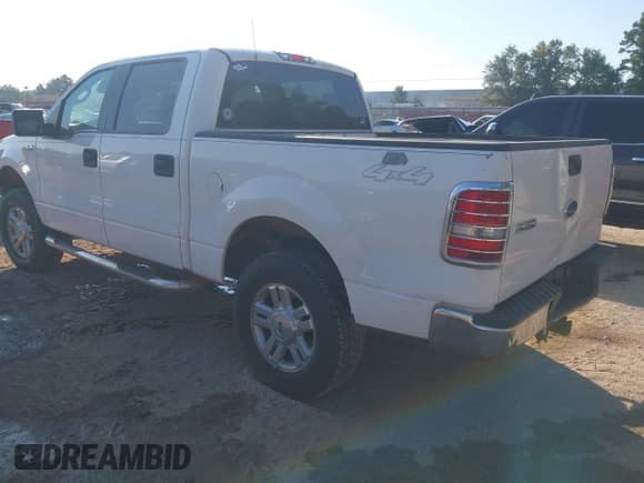 ✅ 2005 Ford F-150 XLT • VIN: 1FTPW14505KE06364 • Lot: 43413719. Wystawiony na IAAI z przebiegiem 189 453 mil. Bezpłatny archiwum sprzedaży aukcyjnych z USA i szczegółowy raport historii pojazdu na DreamBid. Zdjęcie 3.