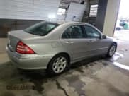 ✅ 2005 Mercedes-Benz C 320 • VIN: WDBRF84J65F557876 • Lot: 76041884. Wystawiony na Copart z przebiegiem 113 664 mil. Bezpłatny archiwum sprzedaży aukcyjnych z USA i szczegółowy raport historii pojazdu na DreamBid. Zdjęcie 3.