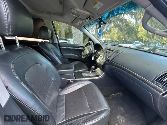 ✅ 2011 Hyundai Veracruz Limited • VIN: KM8NU4CC3BU147749 • Lot: 90950515. Wystawiony na Copart z przebiegiem 184 288 mil. Bezpłatny archiwum sprzedaży aukcyjnych z USA i szczegółowy raport historii pojazdu na DreamBid. Zdjęcie 5.