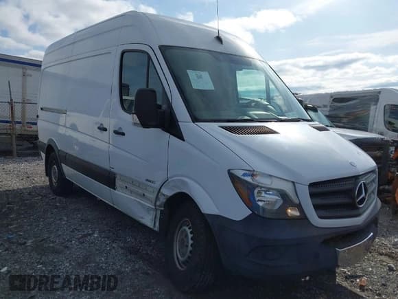 ✅ 2014 Mercedes-Benz Sprinter Cargo • VIN: WD3PE7DC3E5922649 • Лот: 41912639. Опубликован ранее на IAAI с пробегом 57 497 миль. Бесплатный доступ к архиву аукционных продаж из США и подробный отчёт об истории автомобиля на DreamBid. Изображение 1.