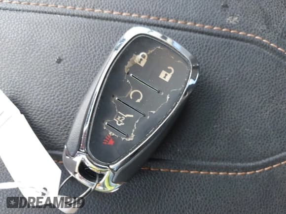 ✅ 2019 Chevrolet Traverse LT Cloth • VIN: 1GNERGKW9KJ201082 • Lot: 43286205. Wystawiony na IAAI z przebiegiem 101 797 mil. Bezpłatny archiwum sprzedaży aukcyjnych z USA i szczegółowy raport historii pojazdu na DreamBid. Zdjęcie 11.