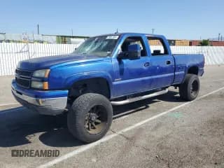 ✅ 2003 Chevrolet Silverado 1500HD LT • VIN: 1GCGC13U93F111447 • Лот: 74067304. Опубликован ранее на Copart с пробегом 214 131 миль. Бесплатный доступ к архиву аукционных продаж из США и подробный отчёт об истории автомобиля на DreamBid. Изображение 1.