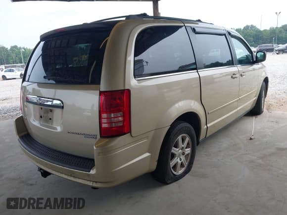 ✅ 2010 Chrysler Town & Country LX • VIN: 2A4RR2D16AR436882 • Lot: 42682028. Wystawiony na IAAI z przebiegiem 102 509 mil. Bezpłatny archiwum sprzedaży aukcyjnych z USA i szczegółowy raport historii pojazdu na DreamBid. Zdjęcie 4.