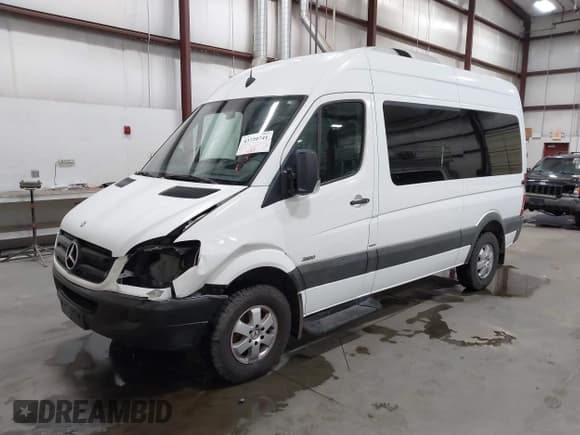 ✅ 2012 Mercedes-Benz Sprinter Passenger • VIN: WDZPE7CC2C5660966 • Lot: 43720741. Wystawiony na IAAI z przebiegiem 236 080 mil. Bezpłatny archiwum sprzedaży aukcyjnych z USA i szczegółowy raport historii pojazdu na DreamBid. Zdjęcie 19.