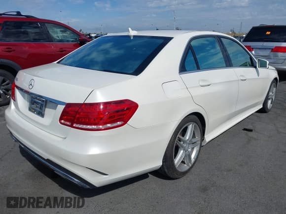 ✅ 2014 Mercedes-Benz E 350 Sport • VIN: WDDHF5KB2EA805907 • Lot: 43422878. Listed on IAAI with 168,305 mi. Free auction sales archive from the USA and detailed vehicle history report at DreamBid. Image 4.