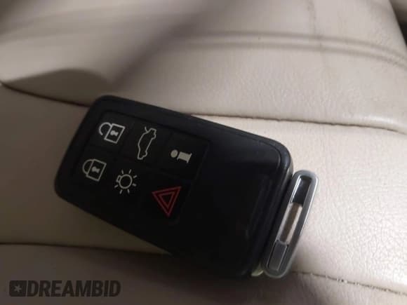 ✅ 2015 Volvo XC60 T5 Drive-E Premier Plus • VIN: YV440MDC6F2616258 • Лот: 41530303. Опубликован ранее на IAAI с пробегом 129 950 миль. Бесплатный доступ к архиву аукционных продаж из США и подробный отчёт об истории автомобиля на DreamBid. Изображение 11.