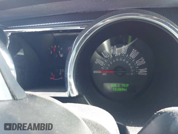 ✅ 2008 Ford Mustang GT Deluxe • VIN: 1ZVHT82H885187236 • Lot: 43120907. Listed on IAAI with 121,869 mi. Free auction sales archive from the USA and detailed vehicle history report at DreamBid. Image 7.