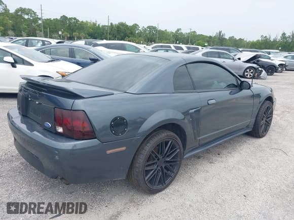 ✅ 2000 Ford Mustang GT • VIN: 1FAFP42X1YF145778 • Lot: 39725645. Listed on IAAI with 146,260 mi. Free auction sales archive from the USA and detailed vehicle history report at DreamBid. Image 4.