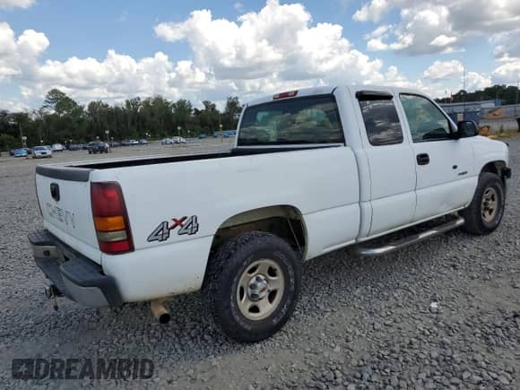 ✅ 2002 Chevrolet Silverado 1500 • VIN: 2GCEK19V221191657 • Lot: 69703294. Wystawiony na Copart z przebiegiem 316 708 mil mil. Skorzystaj z bezpłatnego archiwum sprzedaży aukcyjnych z USA i zobacz szczegółowy raport historii pojazdu na DreamBid. Zdjęcie 3.