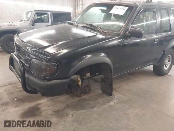 ✅ 2000 Ford Explorer • VIN: 1FMYU60X2YUA61809 • Lot: 42414796. Listed on IAAI with 167,129 mi. Free auction sales archive from the USA and detailed vehicle history report at DreamBid. Image 6.