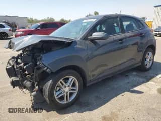2020 Hyundai Kona SE z VIN KM8K12AA3LU540783, wystawiony jako Copart lot #70879185 z przebiegiem 112 729 mil mil oraz Szkoda całkowita • Salvage title. Historia ofert i sprzedaży dostępna na DreamBid. Obrazek 1.