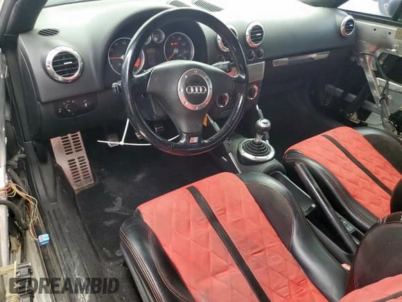 ✅ 2001 Audi TT • VIN: TRUWT28N511004768 • Лот: 51511765. Опубликован ранее на Copart с пробегом 160 485 миль. Бесплатный доступ к архиву аукционных продаж из США и подробный отчёт об истории автомобиля на DreamBid. Изображение 8.