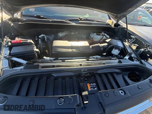 ✅ 2019 Chevrolet Silverado 1500 High Country • VIN: 3GCUYHEL4KG222678 • Lot: 81317944. Wystawiony na Copart z przebiegiem 63 899 mil. Bezpłatny archiwum sprzedaży aukcyjnych z USA i szczegółowy raport historii pojazdu na DreamBid. Zdjęcie 7.