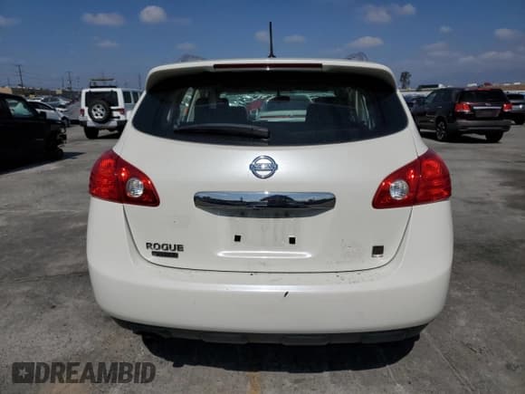 ✅ 2015 Nissan Rogue S • VIN: JN8AS5MTXFW674070 • Lot: 81755415. Wystawiony na Copart z przebiegiem 138 198 mil. Bezpłatny archiwum sprzedaży aukcyjnych z USA i szczegółowy raport historii pojazdu na DreamBid. Zdjęcie 6.