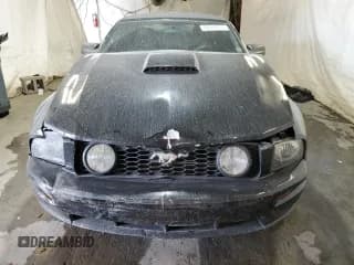 ✅ 2007 Ford Mustang GT Deluxe • VIN: 1ZVHT85H075218974 • Lot: 80884615. Wystawiony na Copart z przebiegiem 102 542 mil. Bezpłatny archiwum sprzedaży aukcyjnych z USA i szczegółowy raport historii pojazdu na DreamBid. Zdjęcie 5.