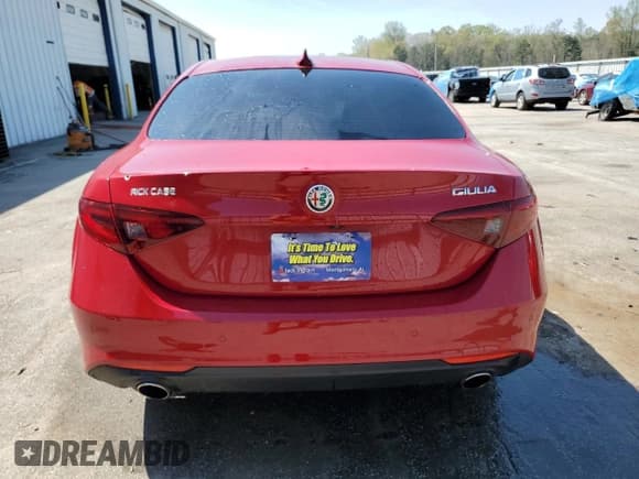 ✅ 2021 Alfa Romeo Giulia • VIN: ZARFAMAN3M7649352 • Lot: 51116125. Wystawiony na Copart z przebiegiem 34 093 mil. Bezpłatny archiwum sprzedaży aukcyjnych z USA i szczegółowy raport historii pojazdu na DreamBid. Zdjęcie 6.