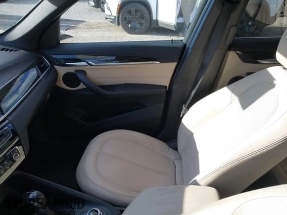 ✅ 2017 BMW X1 xDrive28i • VIN: WBXHT3Z36H4A58469 • Лот: 43559420. Опубликован ранее на IAAI с пробегом 76 569 миль. Бесплатный доступ к архиву аукционных продаж из США и подробный отчёт об истории автомобиля на DreamBid. Изображение 5.