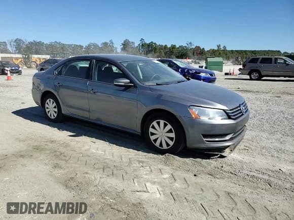 ✅ 2013 Volkswagen Passat S • VIN: 1VWAP7A34DC012879 • Lot: 86543405. Listed on Copart with 165,754 mi. Free auction sales archive from the USA and detailed vehicle history report at DreamBid. Image 13.