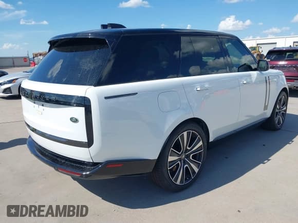 ✅ 2023 Land Rover Range Rover SE • VIN: SALKP9E77PA075564 • Lot: 43009703. Wystawiony na IAAI z przebiegiem Nie podano. Bezpłatny archiwum sprzedaży aukcyjnych z USA i szczegółowy raport historii pojazdu na DreamBid. Zdjęcie 4.