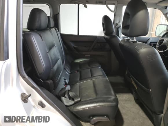 ✅ 2001 Mitsubishi Montero Limited • VIN: JA4MW51R11J040670 • Лот: 76031264. Опубликован ранее на Copart с пробегом 212 740 миль. Бесплатный доступ к архиву аукционных продаж из США и подробный отчёт об истории автомобиля на DreamBid. Изображение 11.