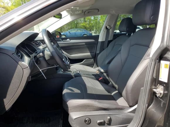 ✅ 2020 Volkswagen Arteon SE • VIN: WVWAR7AN4LE017064 • Лот: 50132854. Опубликован ранее на Copart с пробегом 26 528 миль. Бесплатный доступ к архиву аукционных продаж из США и подробный отчёт об истории автомобиля на DreamBid. Изображение 7.