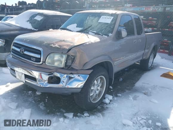 ✅ 2002 Toyota Tundra Limited • VIN: 5TBRT38152S280875 • Lot: 41387829. Listed on IAAI with 186,094 mi. Free auction sales archive from the USA and detailed vehicle history report at DreamBid. Image 17.