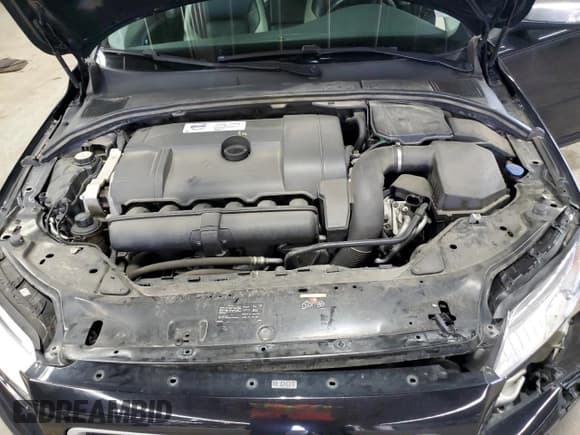 ✅ 2010 Volvo V70 • VIN: YV1982BW2A1123821 • Lot: 55999235. Listed on Copart with 126,010 mi. Free auction sales archive from the USA and detailed vehicle history report at DreamBid. Image 11.