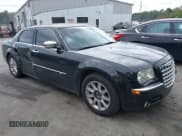 ✅ 2009 Chrysler 300 C Hemi • VIN: 2C3LA63T59H580961 • Лот: 43235420. Опубликован ранее на IAAI с пробегом 167 886 миль. Бесплатный доступ к архиву аукционных продаж из США и подробный отчёт об истории автомобиля на DreamBid. Изображение 1.