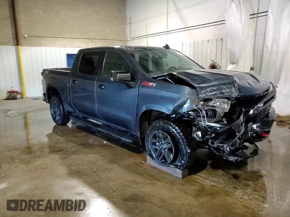 ✅ 2021 Chevrolet Silverado 1500 LT Trail Boss • VIN: 1GCPYFED6MZ250110 • Lot: 70799834. Wystawiony na Copart z przebiegiem 30 200 mil. Bezpłatny archiwum sprzedaży aukcyjnych z USA i szczegółowy raport historii pojazdu na DreamBid. Zdjęcie 14.