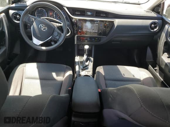 ✅ 2017 Toyota Corolla LE Eco • VIN: 5YFBPRHE7HP696642 • Lot: 66207595. Wystawiony na Copart z przebiegiem 67 698 mil. Bezpłatny archiwum sprzedaży aukcyjnych z USA i szczegółowy raport historii pojazdu na DreamBid. Zdjęcie 8.