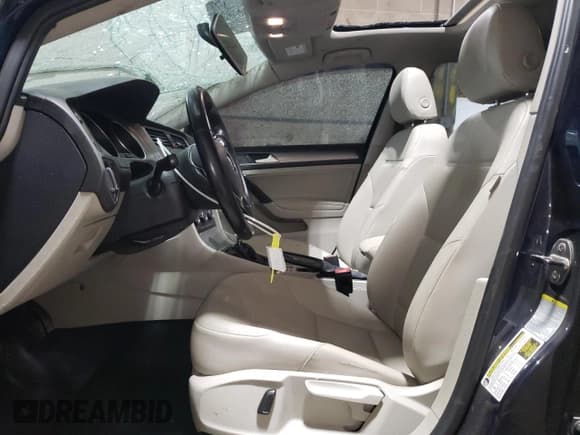 ✅ 2015 Volkswagen Golf TSI S • VIN: 3VW117AU6FM055499 • Лот: 77259234. Опубликован ранее на Copart с пробегом 154 080 миль. Бесплатный доступ к архиву аукционных продаж из США и подробный отчёт об истории автомобиля на DreamBid. Изображение 7.