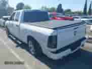 2018 Ram 1500 Tradesman z VIN 1C6RR6FT8JS149433, wystawiony jako IAAI lot #42332005 z przebiegiem 68 531 mil mil oraz . Historia ofert i sprzedaży dostępna na DreamBid. Obrazek 3.