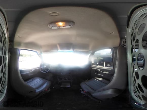 ✅ 2015 Chevrolet Express Cargo • VIN: 1GCWGGCFXF1121507 • Lot: 42788130. Listed on IAAI with 207,237 mi. Free auction sales archive from the USA and detailed vehicle history report at DreamBid. Image 21.