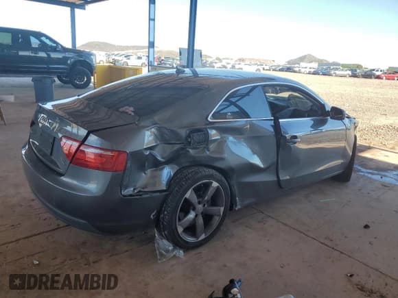 ✅ 2013 Audi A5 Premium • VIN: WAUCFAFR4DA017033 • Лот: 81689635. Опубликован ранее на Copart с пробегом 166 600 миль. Бесплатный доступ к архиву аукционных продаж из США и подробный отчёт об истории автомобиля на DreamBid. Изображение 3.